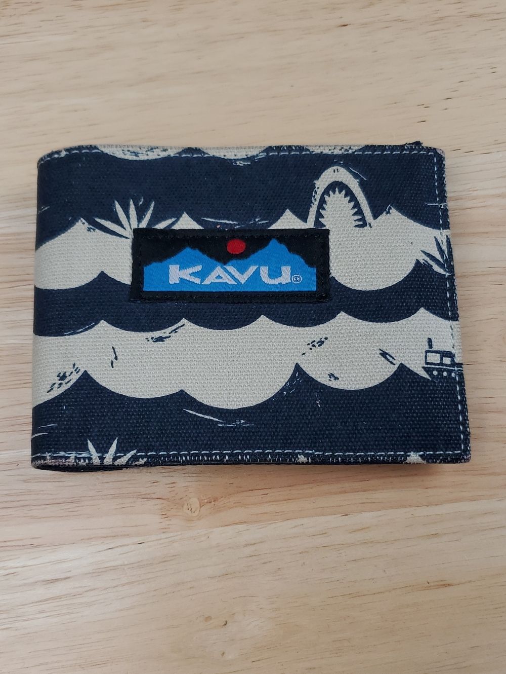 KAVU | Navy & Cream Canvas Bifold Wallet | Graphic Wave Print